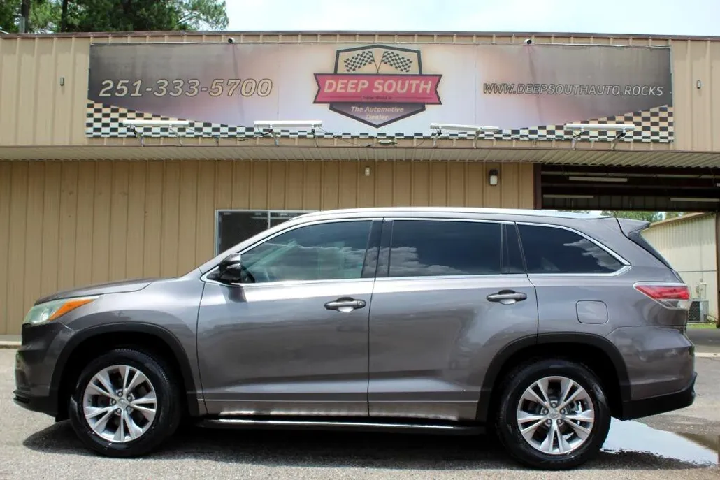 2015 Toyota Highlander XLE photo 1