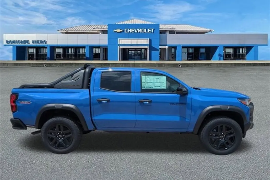 2025 Chevrolet Colorado Trail Boss photo 1