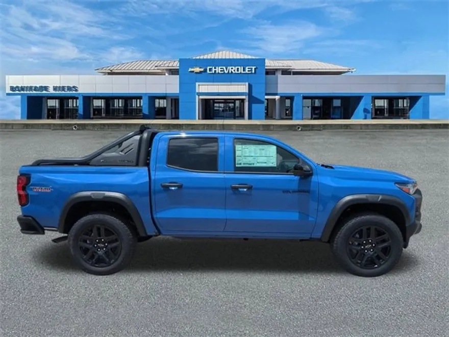 2025 Chevrolet Colorado Trail Boss photo 1