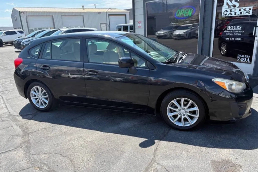 2013 Subaru Impreza 2.0i Premium photo 1