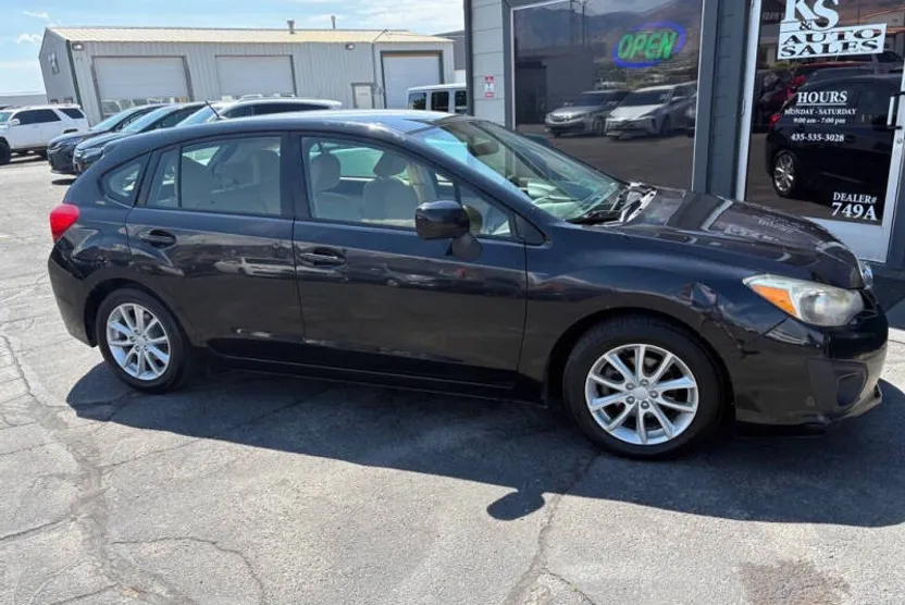 2013 Subaru Impreza 2.0i Premium photo 1
