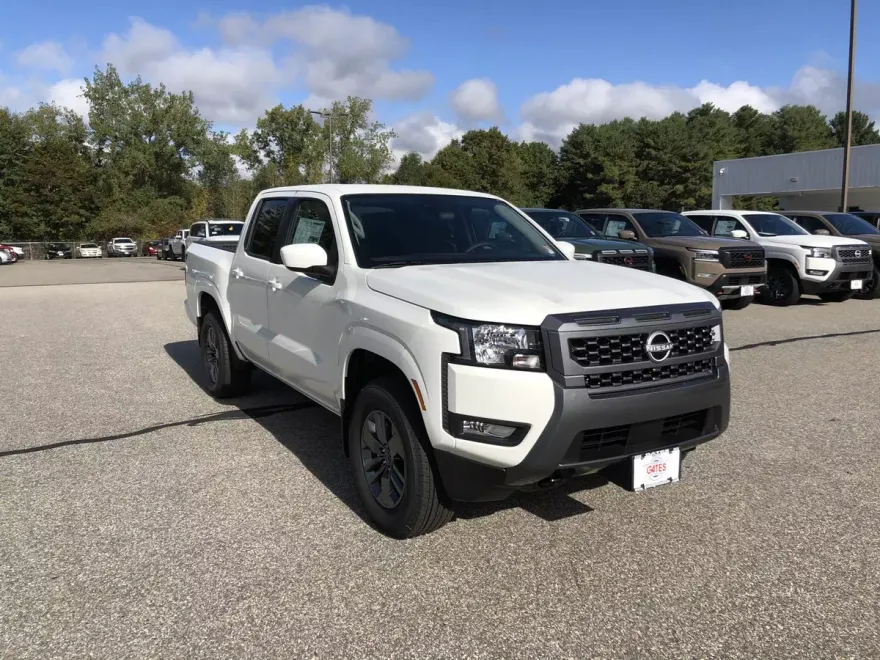 2025 Nissan Frontier SV photo 1