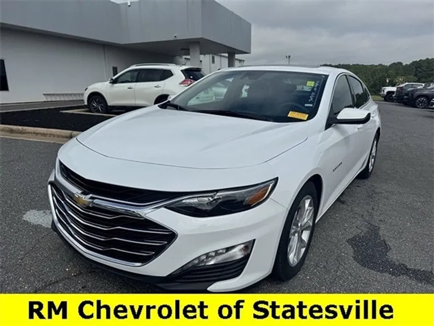 2023 Chevrolet Malibu 1LT photo 1