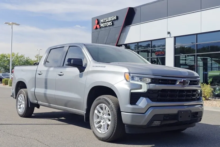 2024 Chevrolet Silverado 1500 RST photo 1