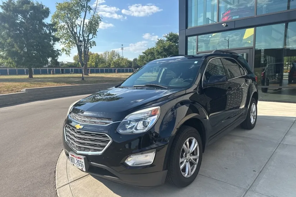 2016 Chevrolet Equinox LT photo 1