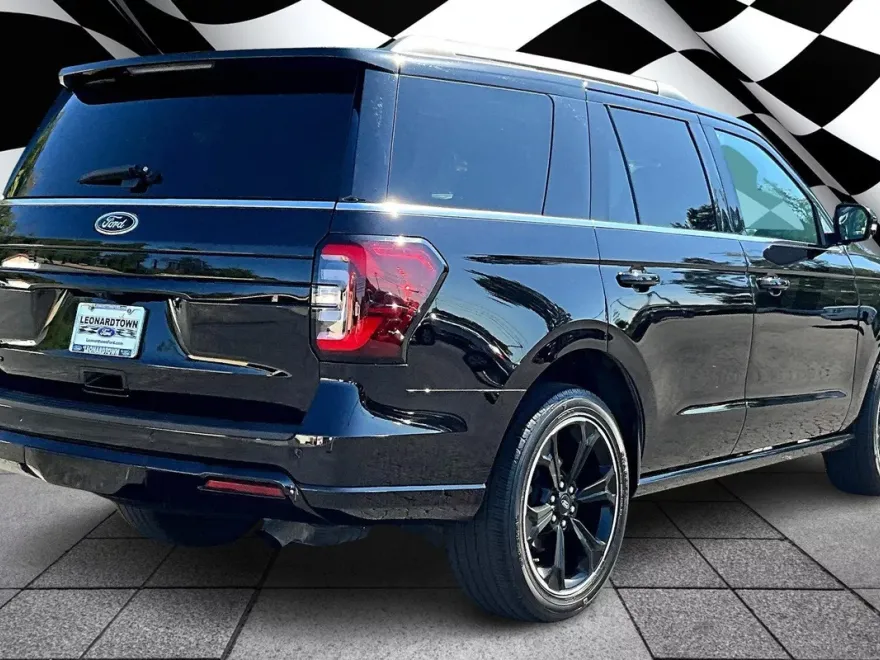 2024 Ford Expedition Limited photo 1
