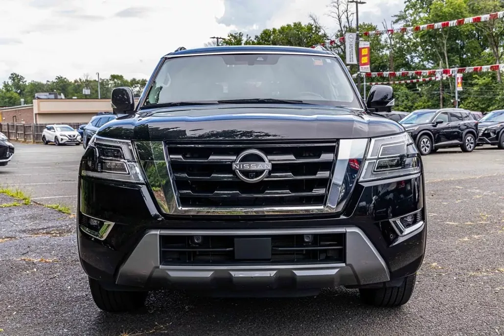 2023 Nissan Armada SL photo 1