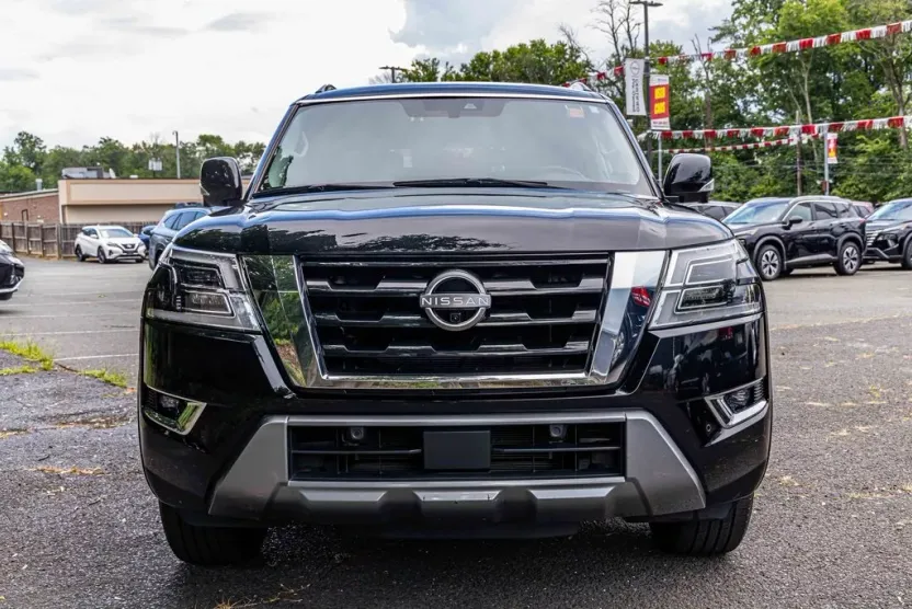 2023 Nissan Armada SL photo 1