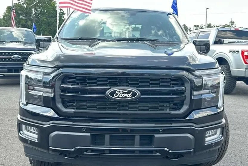 2024 Ford F-150 Lariat photo 1