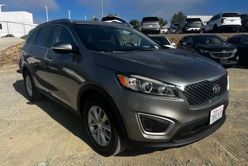 2016 Kia Sorento LX photo 1
