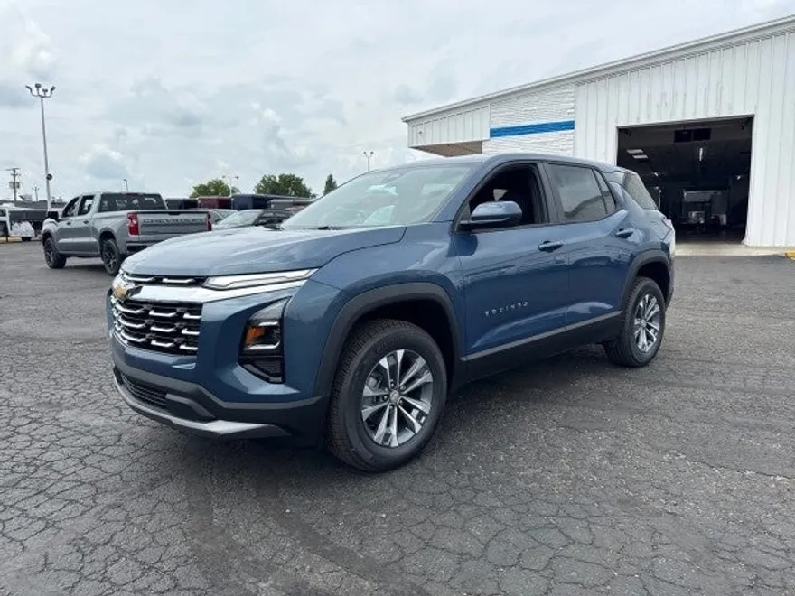 2026 Chevrolet Equinox LT photo 1