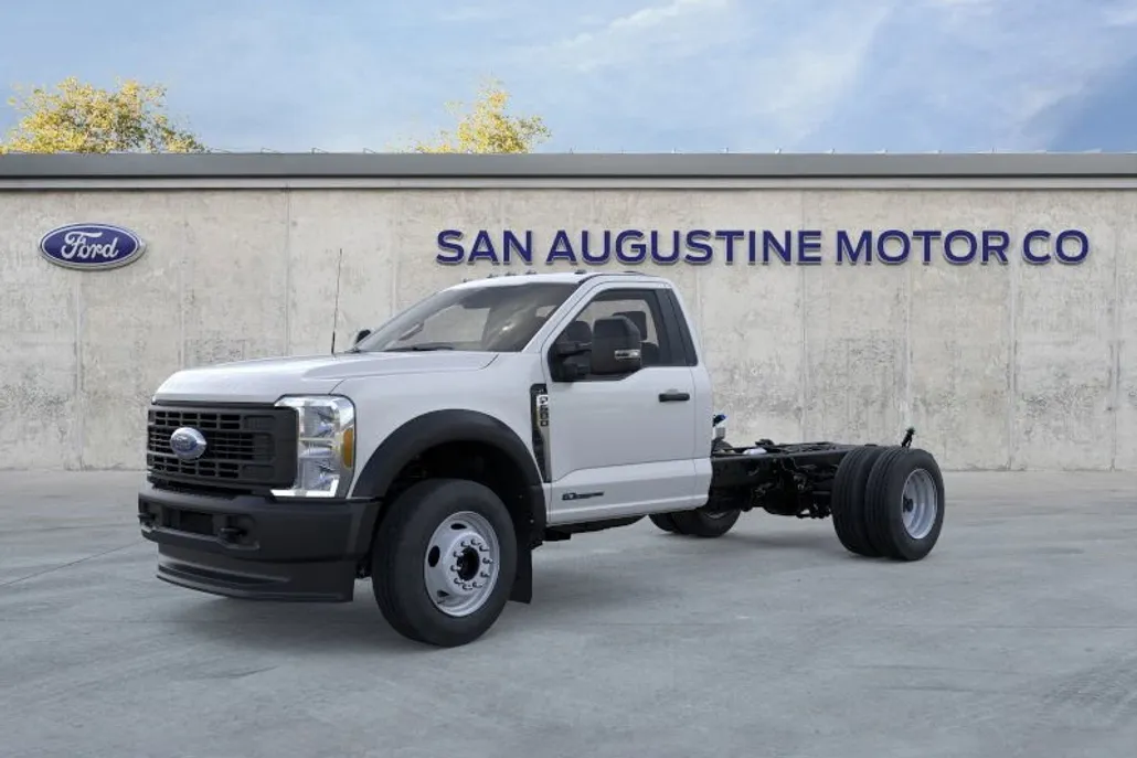 2026 Ford F-600 photo 1