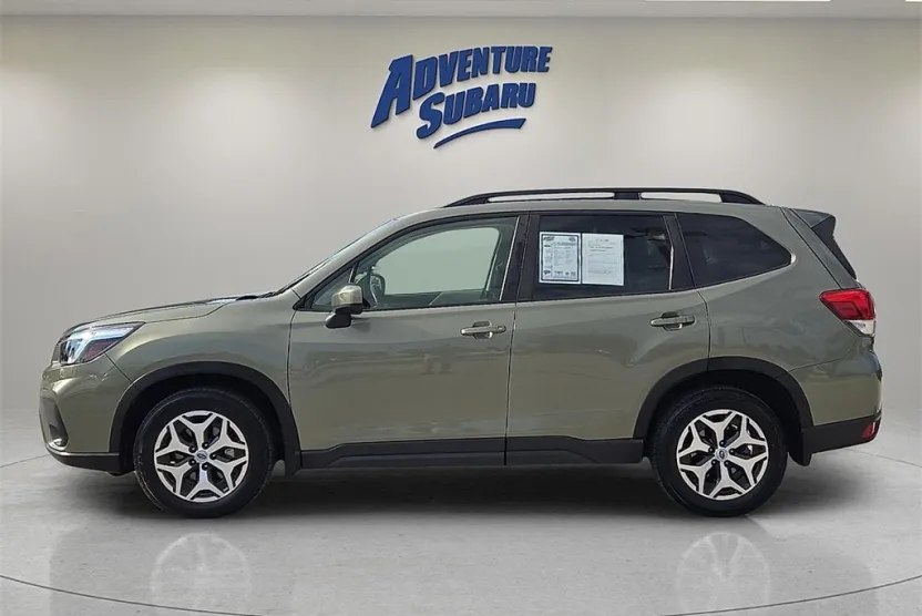 2021 Subaru Forester Premium photo 1