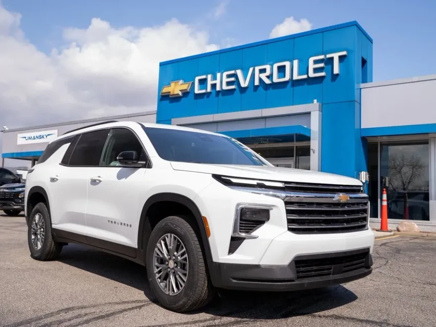 2025 Chevrolet Traverse photo 1