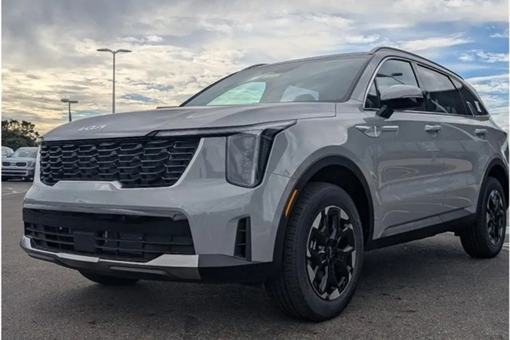 2026 Kia Sorento S photo 1