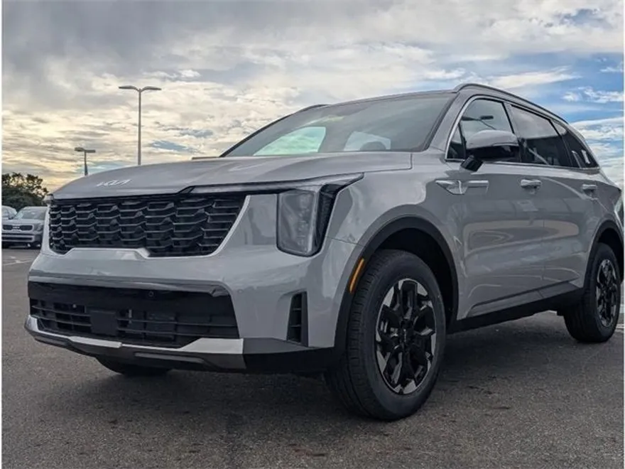 2026 Kia Sorento S photo 1