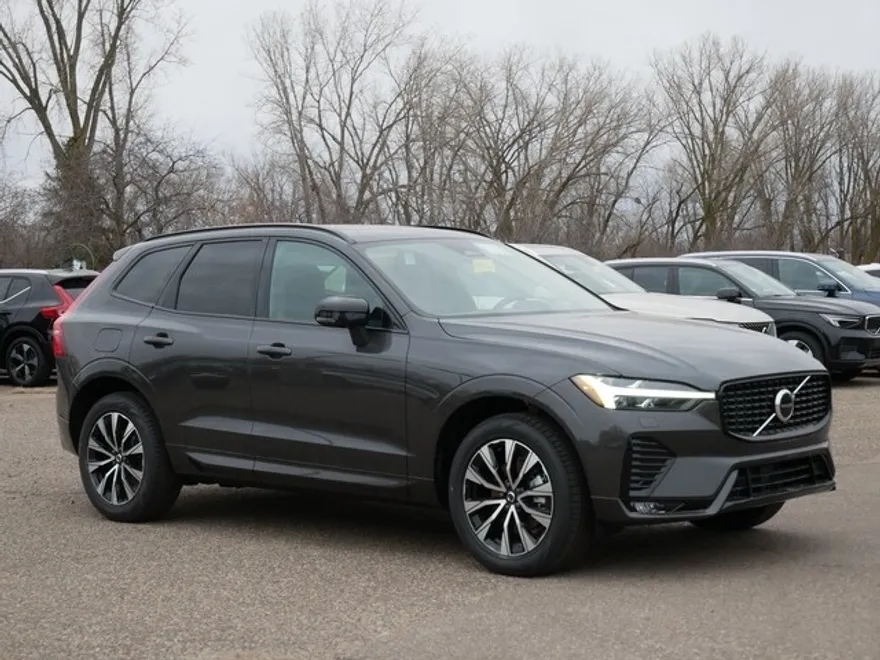2025 Volvo XC60 B5 Core photo 1