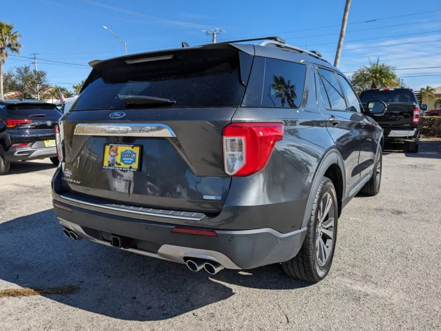2020 Ford Explorer Platinum photo 1