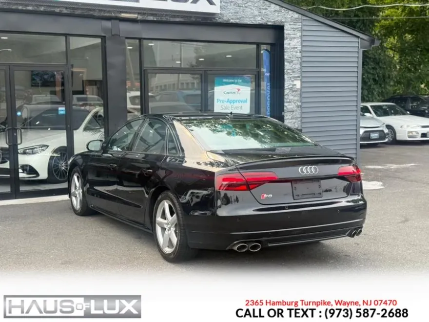 2017 Audi S8 Quattro Plus photo 28