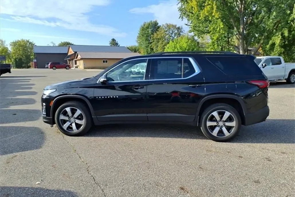 2023 Chevrolet Traverse Leather photo 1