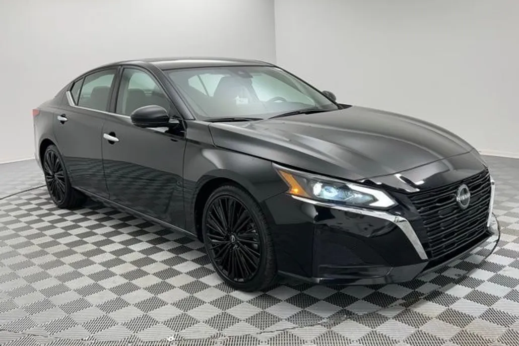 2023 Nissan Altima 2.5 SL photo 1