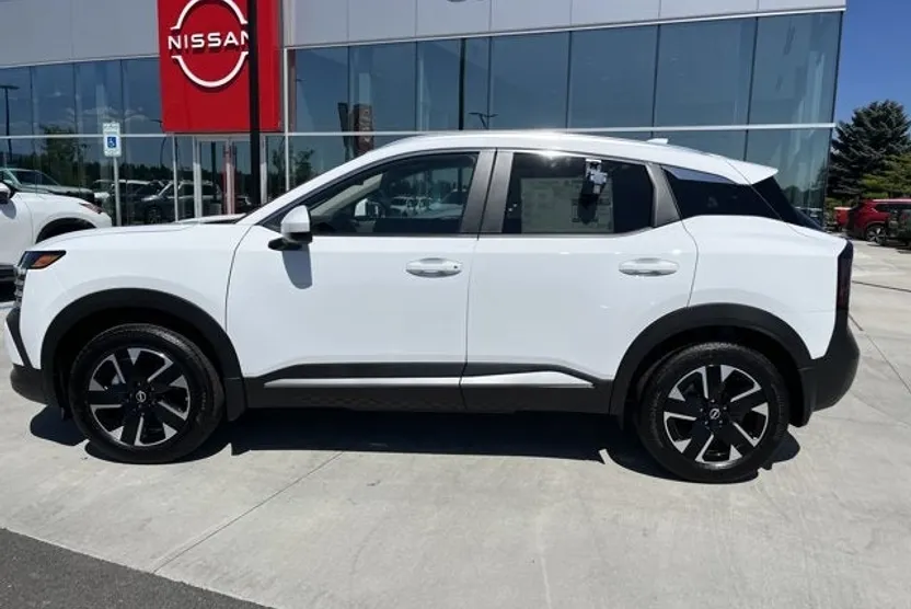 2025 Nissan Kicks SV photo 1