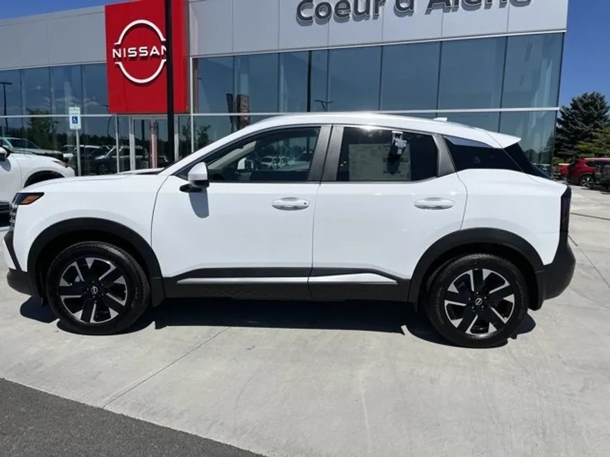 2025 Nissan Kicks SV photo 1