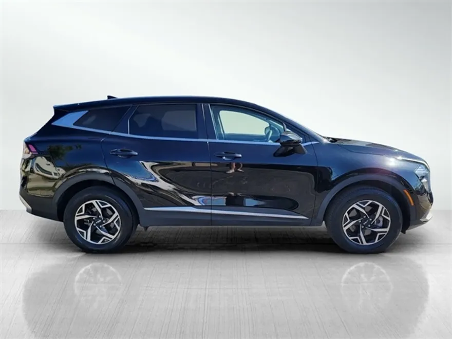 2023 Kia Sportage LX photo 1