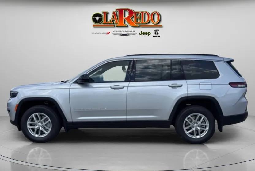 2025 Jeep Grand Cherokee Laredo X photo 1