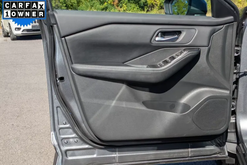 2025 Nissan Rogue SV photo 1