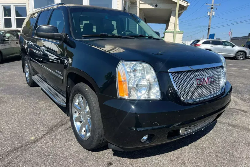 2014 Gmc Yukon XL 1500 Denali photo 1