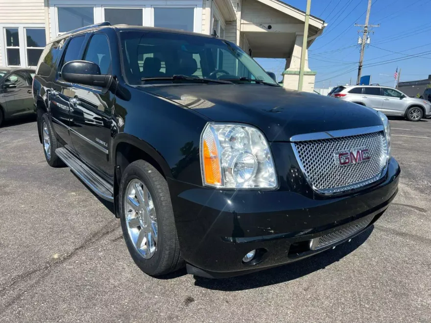 2014 Gmc Yukon XL 1500 Denali photo 1