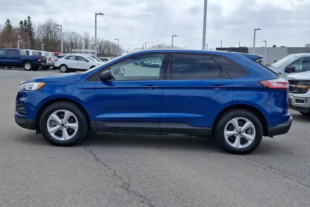 2024 Ford Edge SE photo 1