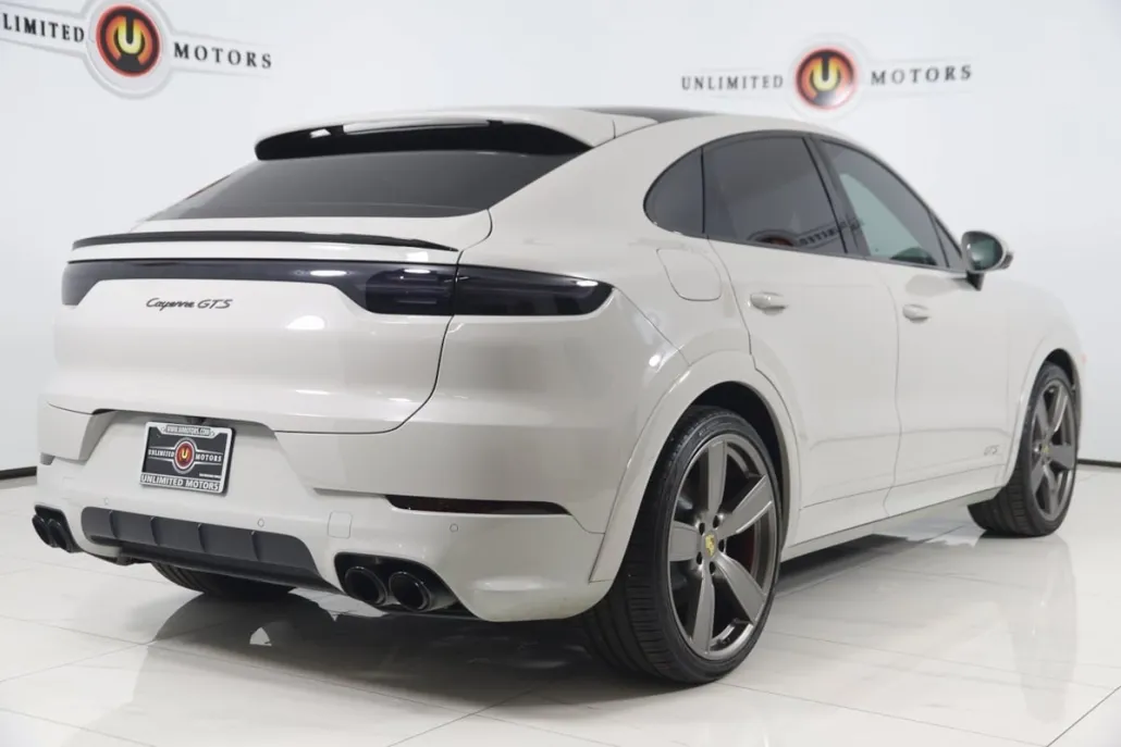 2022 Porsche Cayenne GTS Coupe photo 1