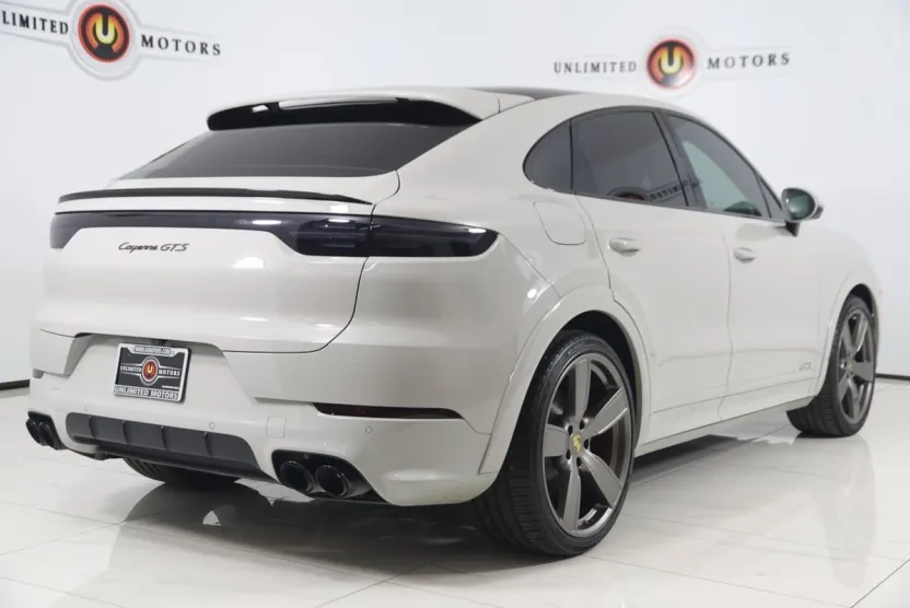 2022 Porsche Cayenne GTS Coupe photo 1