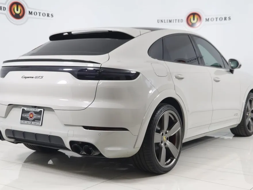 2022 Porsche Cayenne GTS Coupe photo 1