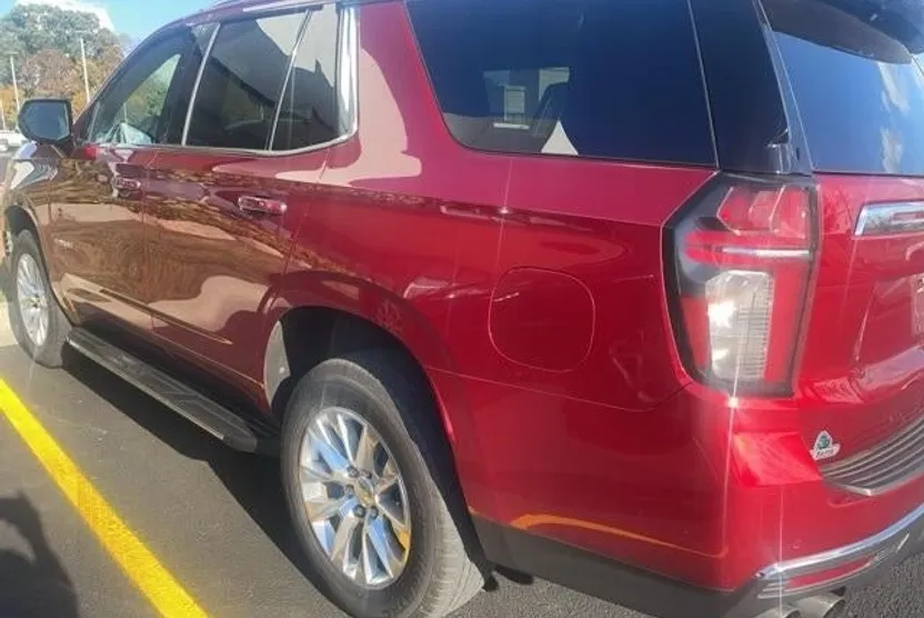 2022 Chevrolet Tahoe Premier photo 1
