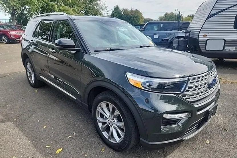 2022 Ford Explorer Limited photo 1
