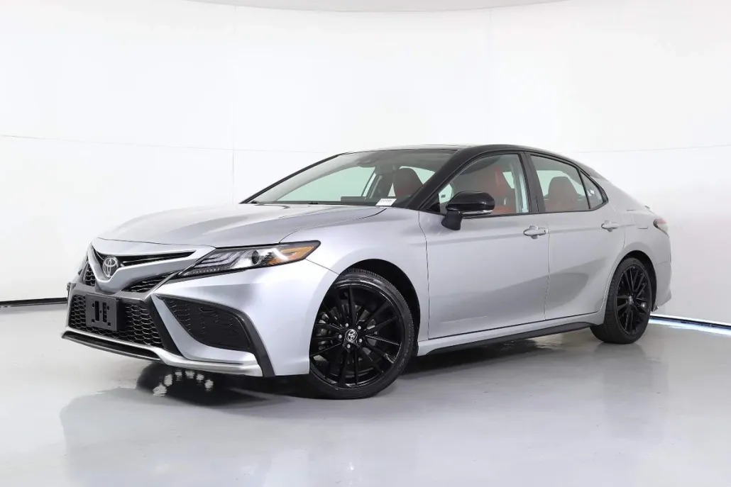 2023 Toyota Camry XSE photo 1