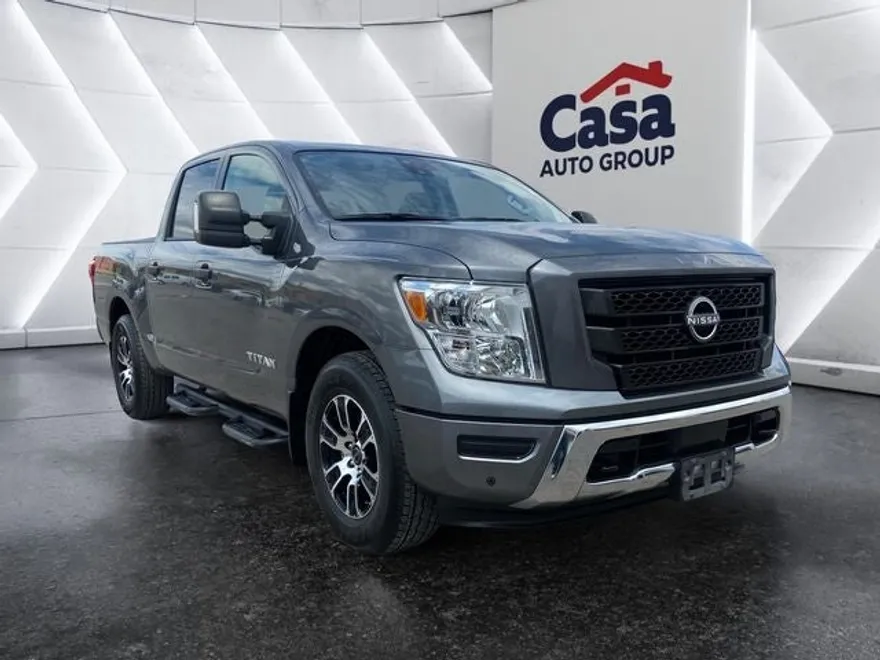 2024 Nissan Titan Crew Cab SV photo 1