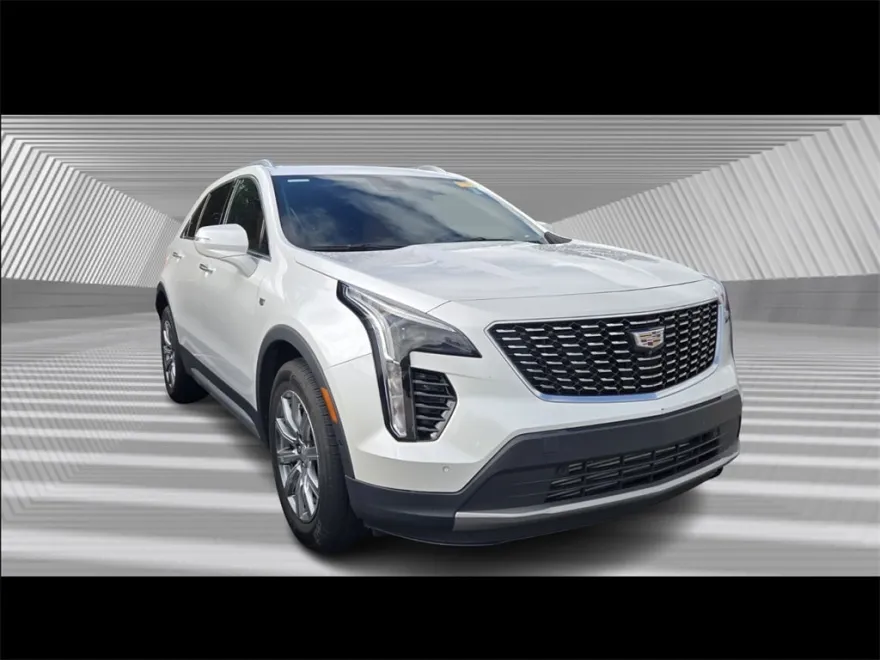 2022 Cadillac XT4 Premium Luxury photo 1