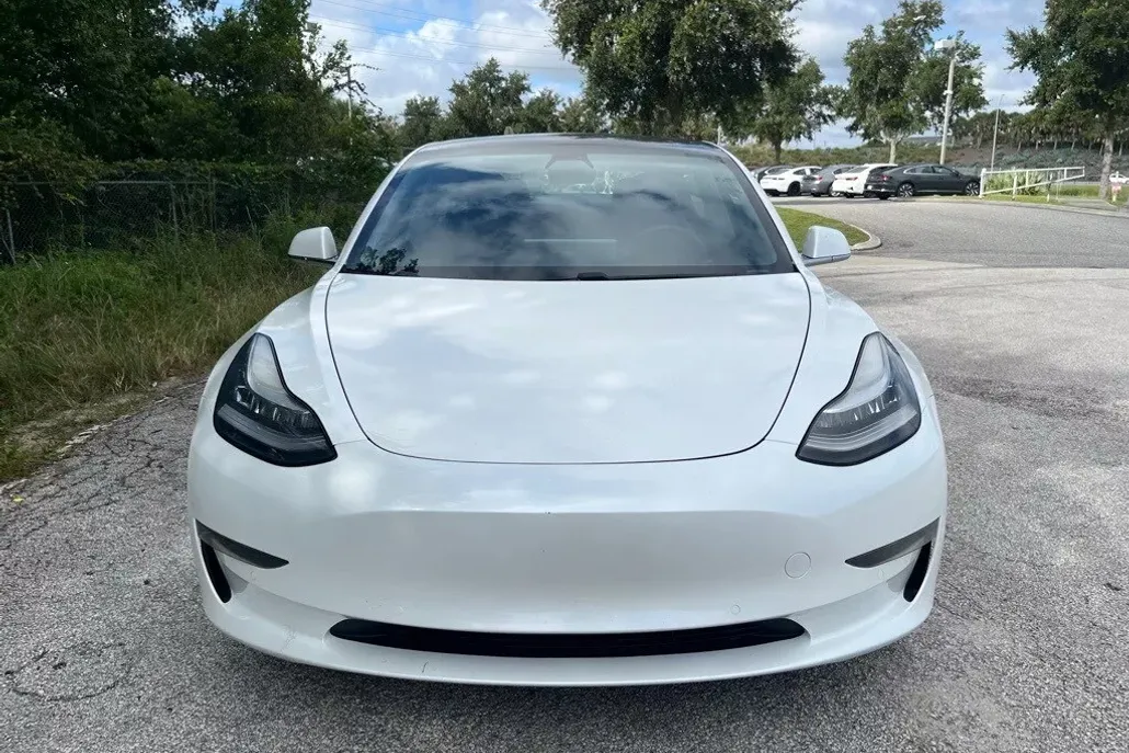 2020 Tesla Model 3 Standard Range Plus photo 1