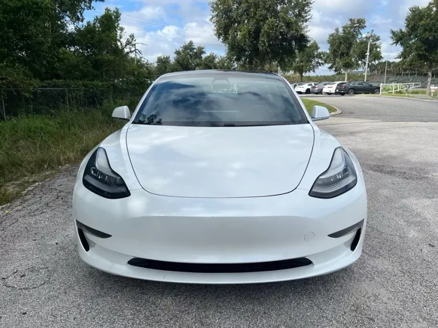 2020 Tesla Model 3 Standard Range Plus photo 1