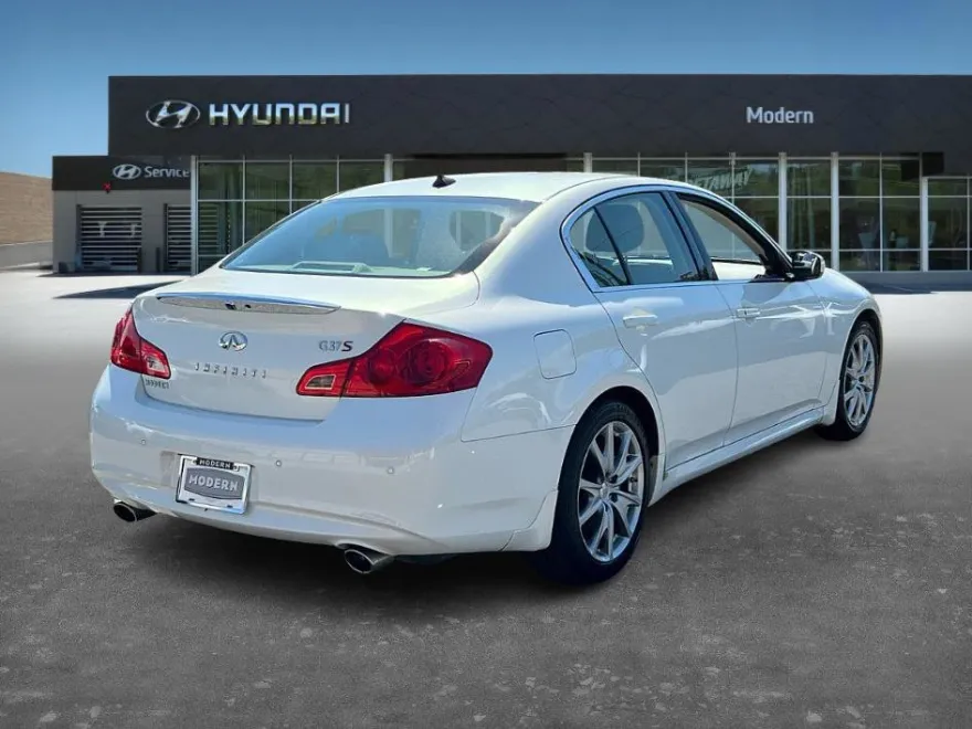 2013 Infiniti G37 Journey photo 2