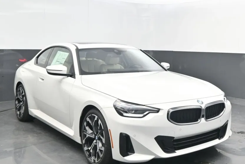 2025 Bmw 230i photo 1