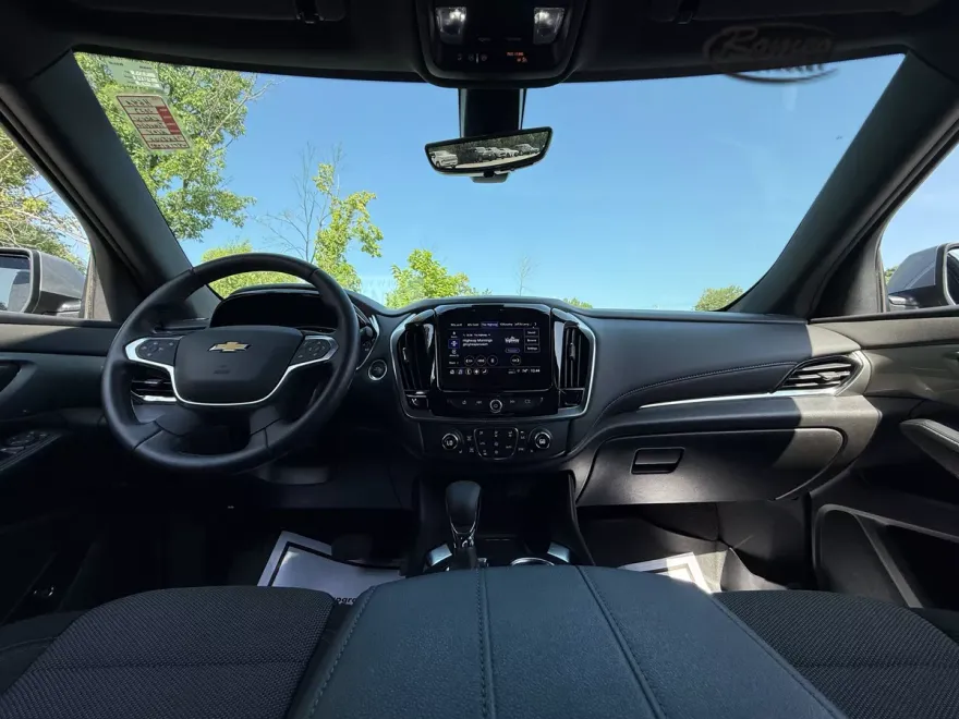 2023 Chevrolet Traverse Cloth photo 1