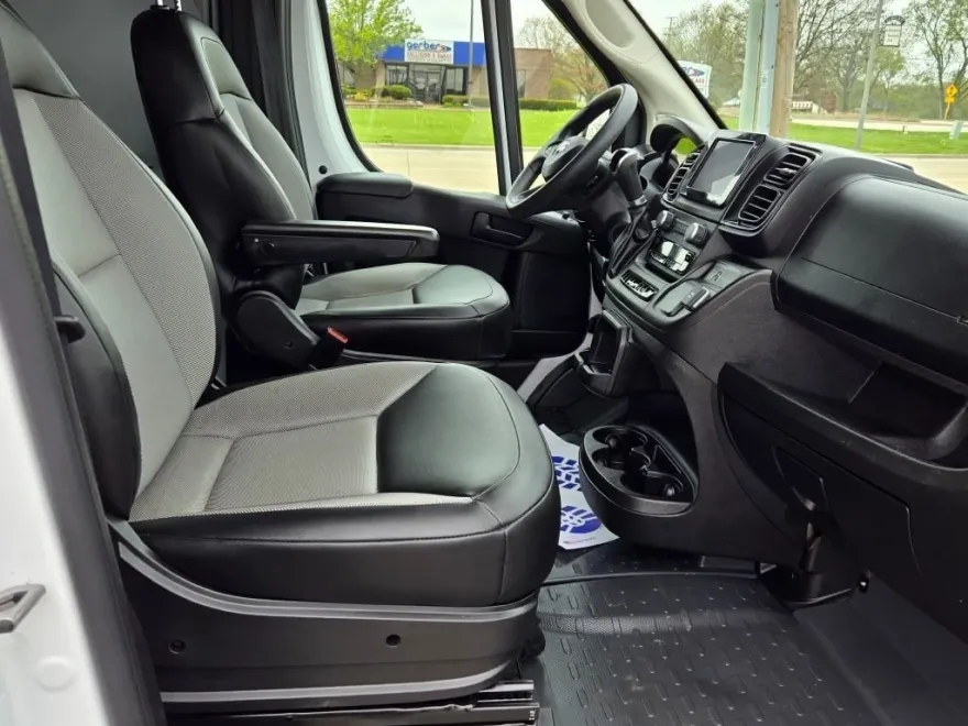 2023 Ram ProMaster 2500 photo 4