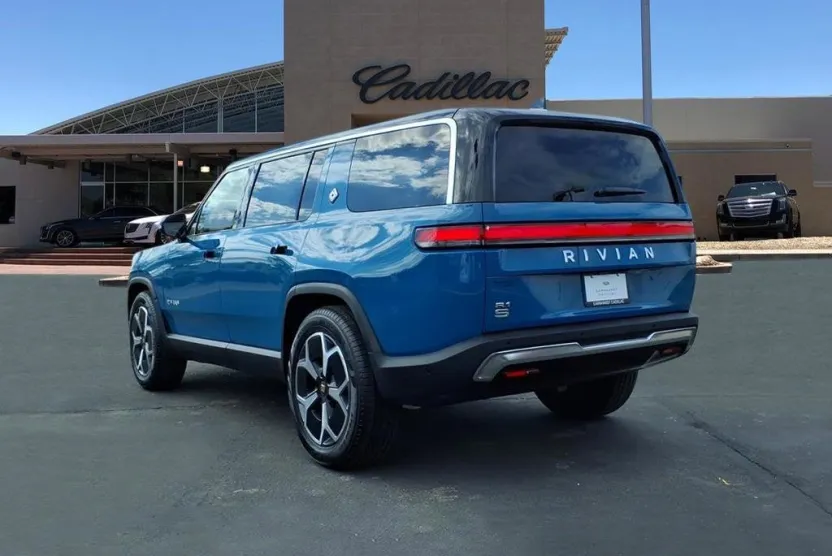 2024 Rivian R1S Adventure photo 1