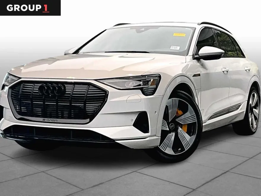2023 Audi e-tron Premium Plus photo 1