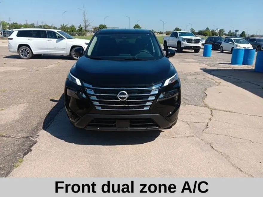 2026 Nissan Rogue SV photo 1